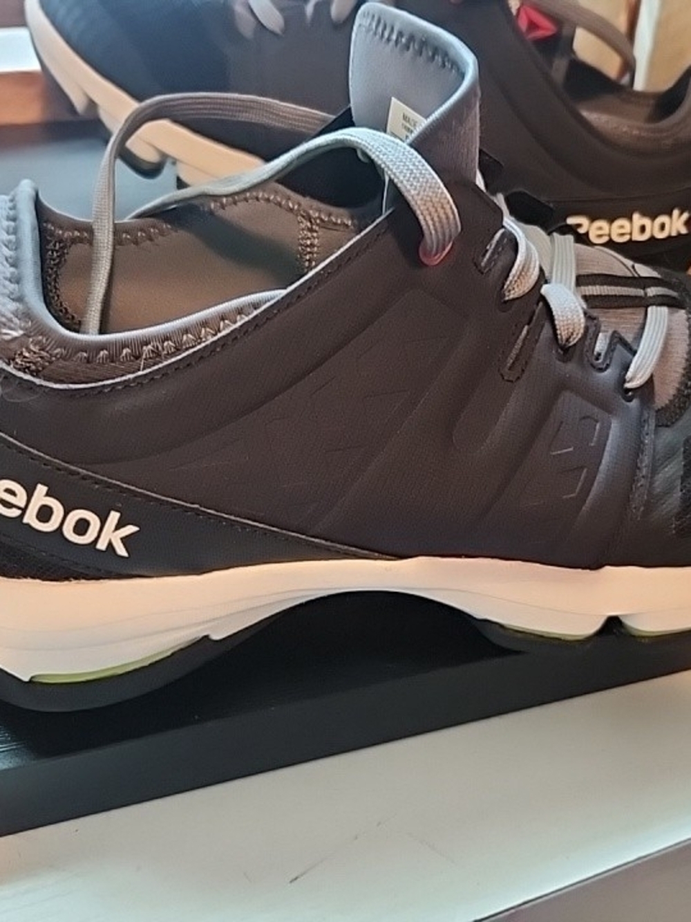 Reebok Men's Gray Athletic Training Shoes Sz 13